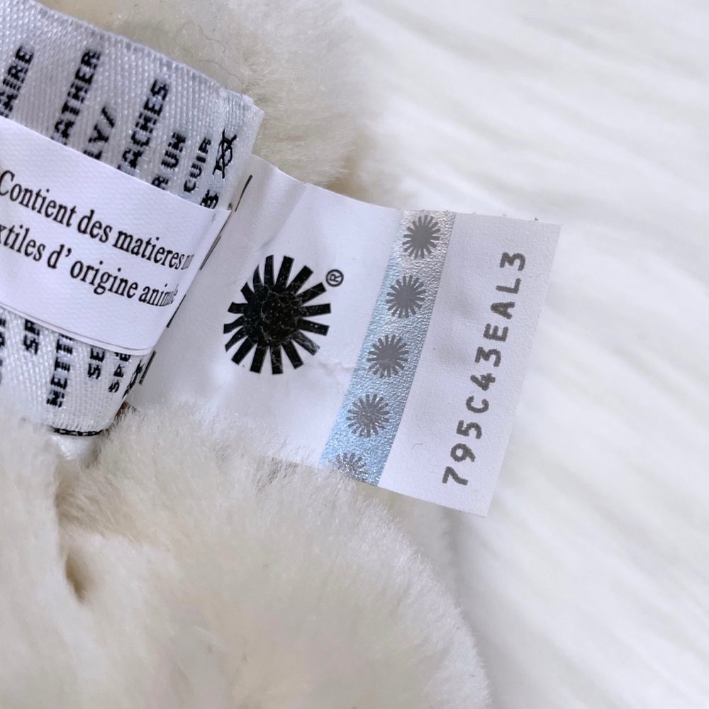 UGG Women’s Sheepskin Mittens In Chestnut - Picture 5 of 5